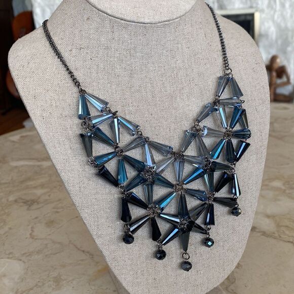 Blue Glass Bib Necklace Crystal Sparkle Star Pattern - Picture 1 of 6